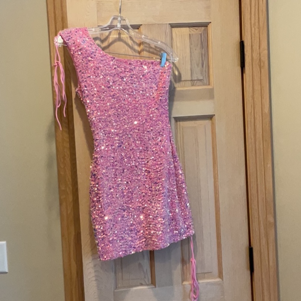 Lucy in the Sky - Los Angeles pink iridescent sequin dress